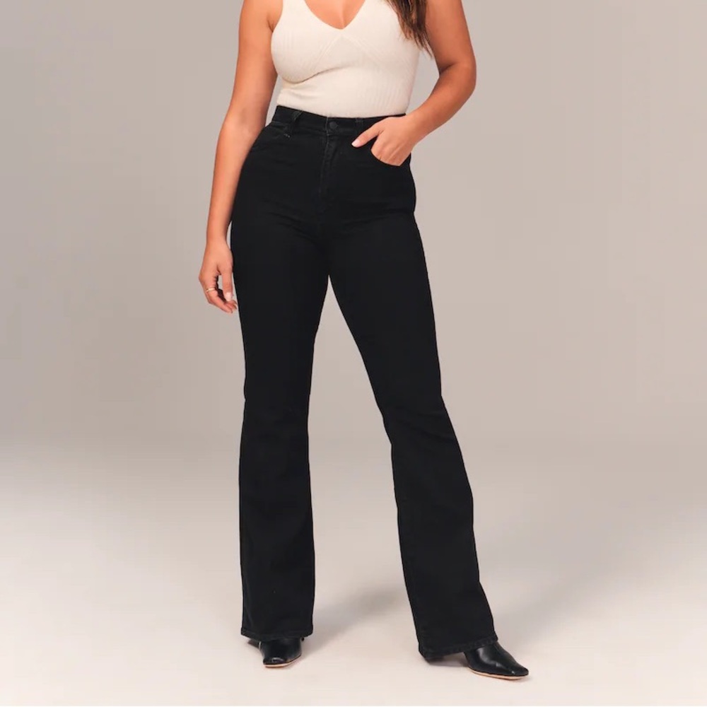 NWOT Abercrombie & Fitch Curve Love Ultra High Rise Flare Jean in Black